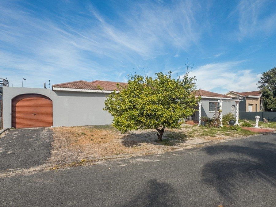 3 Bedroom Property for Sale in Belhar Western Cape